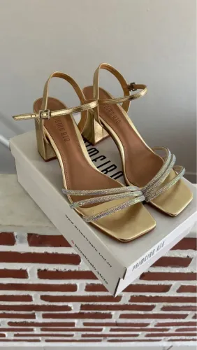 Sandália Feminina Dourada com Strass 37