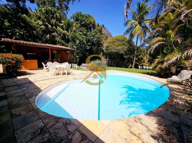 Casa Duplex à venda em Condomínio Fechado no Itanhangá, Rio de Janeiro/RJ
