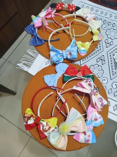 Laços e tiaras