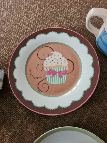 Pratos de porcelana