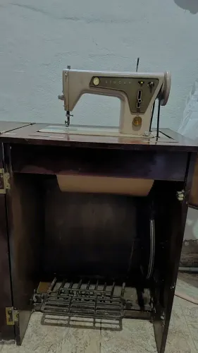 Máquina de costura antiga