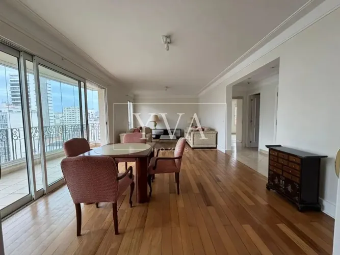 Apartamento com 205 m², 4 quartos sendo 3 suítes à venda no bairro Jardim América.