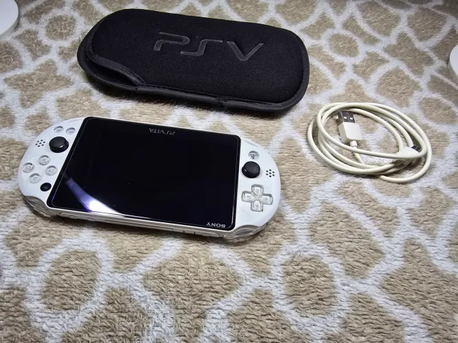 PS Vita Slim branco com película protetora 512G