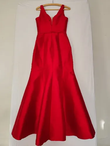 Vestido longo de festa vermelho