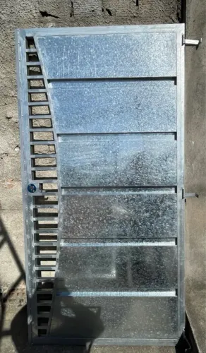 Portão de aço galvanizado sob medida