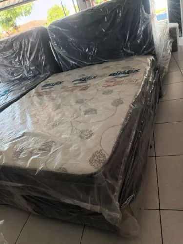 Cama Box  colchão  da. Marca Biflex  com cabeceira 