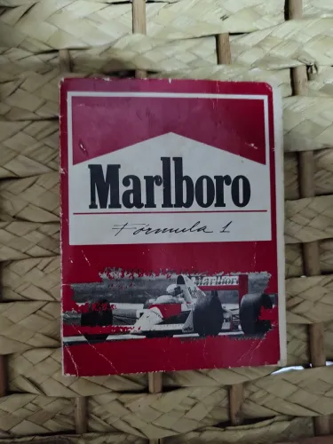 Item de colecionador, card calendário da fórmula 1 no Brasil em 1990 Marlboro