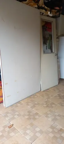 Vende se uma porta é divisória 300 reais