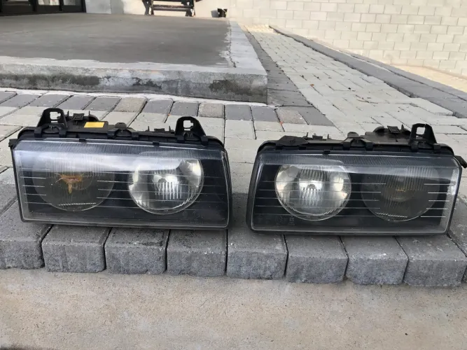 Farol BMW