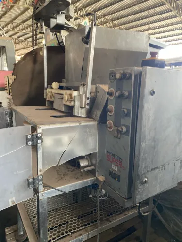 A Maxiform Super 19.0 é uma máquina alta produtividade fabricar salgados e doces.