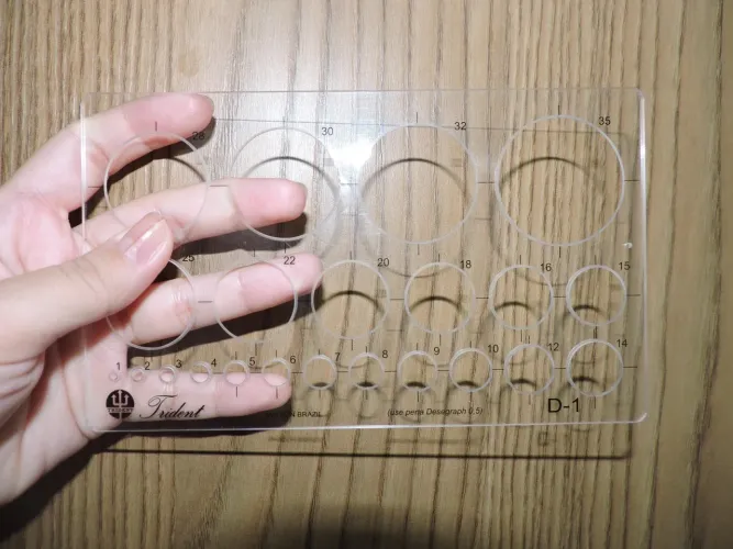 Régua de Círculos para Desenho - Trident D-1