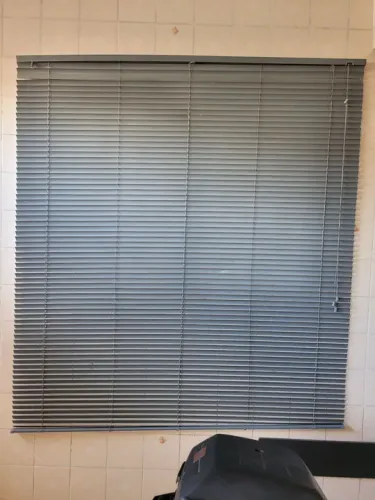 Persiana Atlas cinza PVC 1,40 x 1,60m