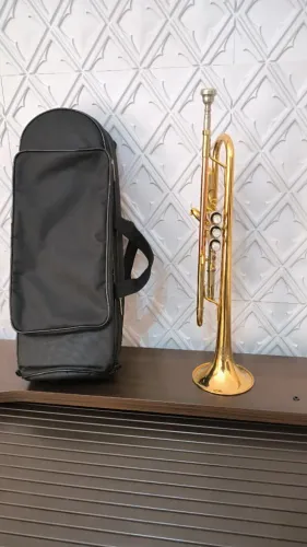 Trompete Eagle Sib Tr504 Dourado Zerado Completo 