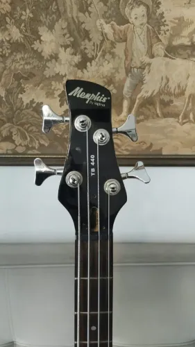 Baixo Memphis TB440