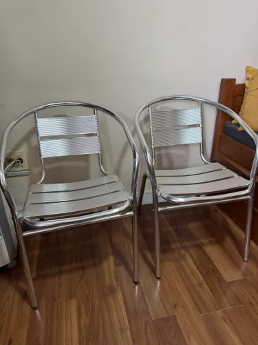 Cadeiras de alumínio