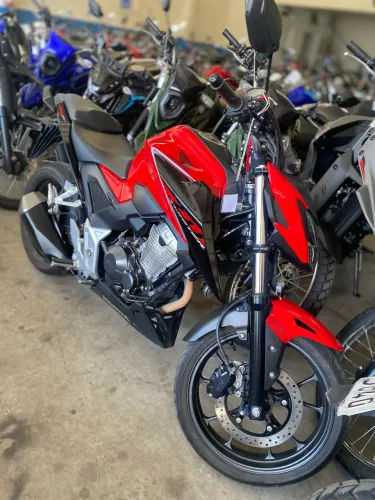 Honda CB 300F 2024 nova ( shalom veículos )