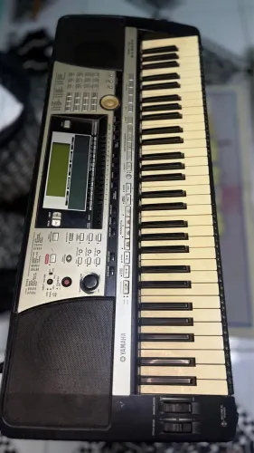 Teclado Yamaha PSR-740