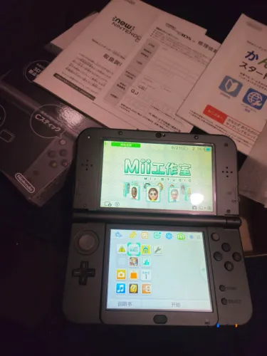 New 3ds xl PRETO (com tela ips) + caixa e papéis originais