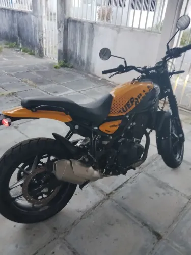 Guerrilla 450 amarela