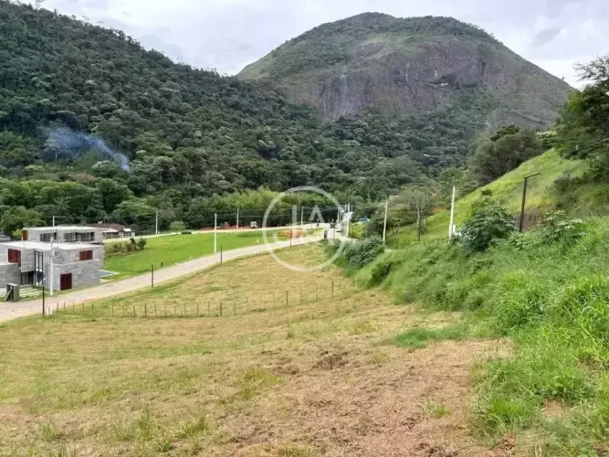 Terreno para venda, 2210m² - Corrêas - Petrópolis/RJ