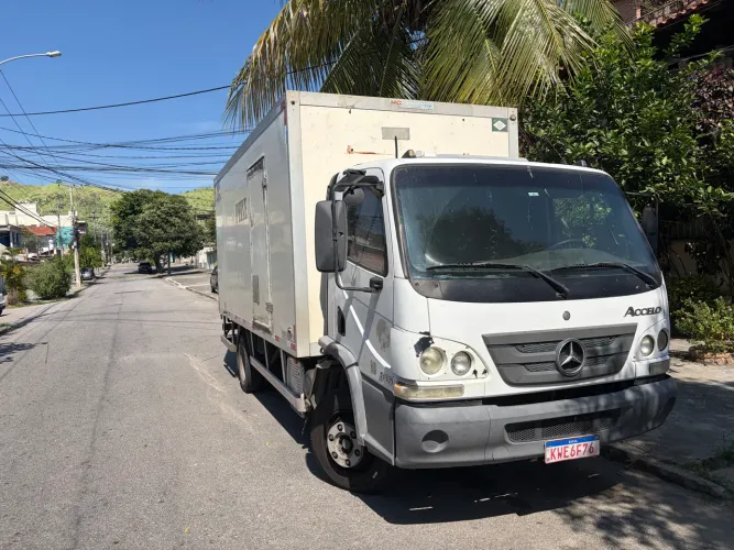 Mercedes Accelo 815 2013 Baú Térmico