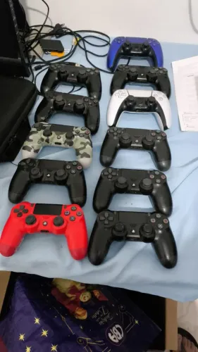 Lote com 13 controle de PS4, PS5 e Xbox 360 para reparos simples