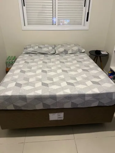 Cama de casal com base + colchão