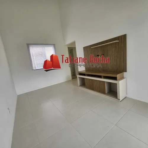 Alugo excelente casa no Condomínio Residencial Novita.
