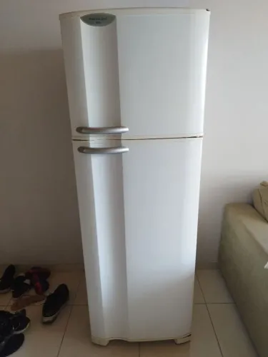 Geladeira Electrolux DF37 com defeito. Motor parou