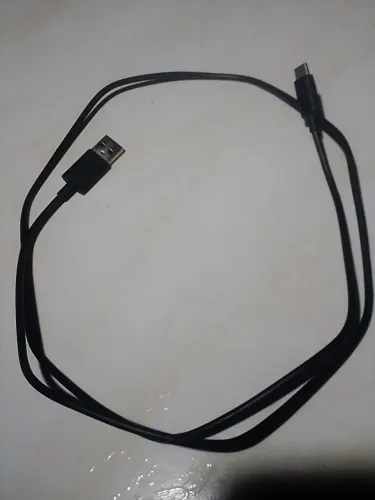 Cabo USB  tipo C com um metro de comprimento 