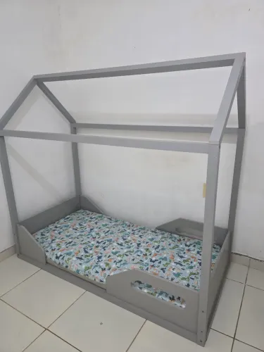 Mini Cama Montessoriana Casinha Cinza - MDF - Colchão 1,50x0,70