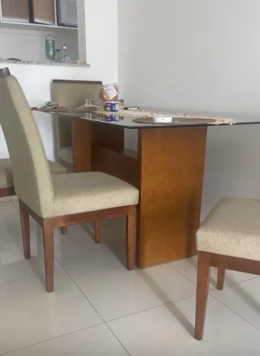 Mesa de jantar 1,80mts com tampo vidro