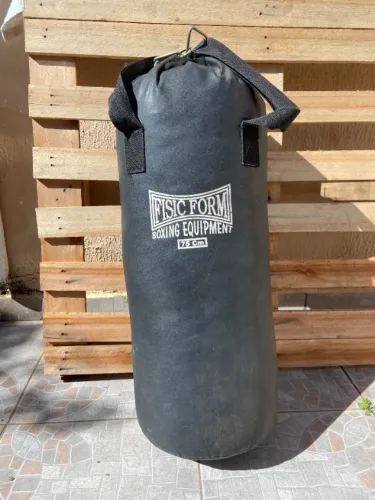 Saco de boxe com ganchos 75cm - 25kg