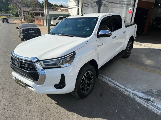 Toyota Hilux CD SRX 4X4 2.8 TDI 16V Diesel Aut. 2021