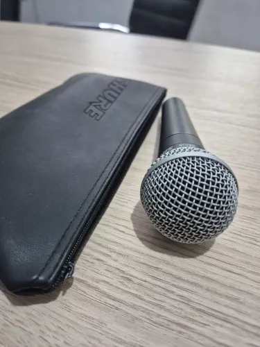 Microfone Shure SM-58 com fio em excelente estado