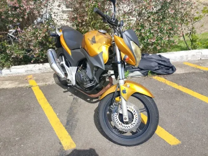 Honda CB 300R 2010 - Apenas 49.414 km - Particular