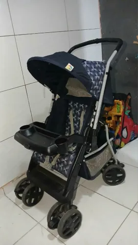 Vendo carrinho de bebê