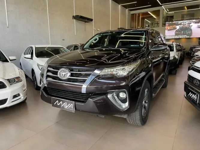 Toyota Hilux SW4 SRX 4X4 2.8 TDI 16V Dies. Aut. 2018