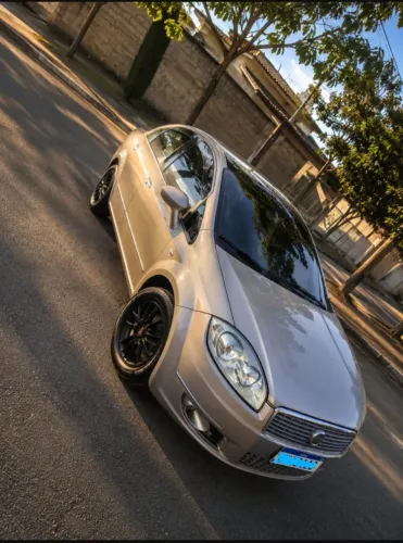 Fiat Linea Absolute 1.9/1.8 Flex Dualogic 4P 2010