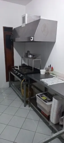 Cozinha de Hamburgueria completa, Chapa Venâncio, mesa inox, coifa com chaminé
