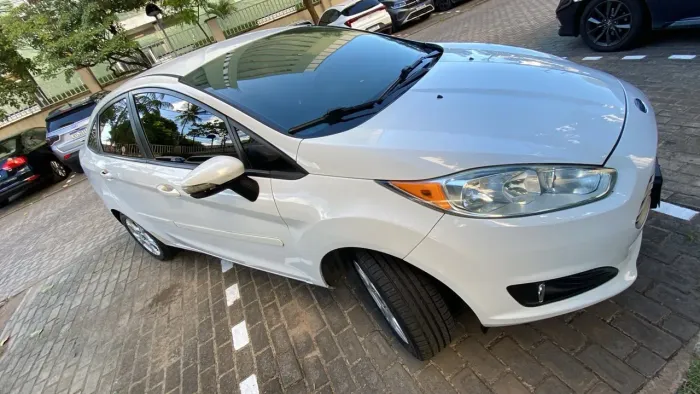 Ford Fiesta Sedan 1.6 16V Flex Aut. 2014