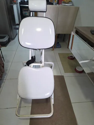 Cadeira Portátil para Design de Sobrancelhas e Maquiagem