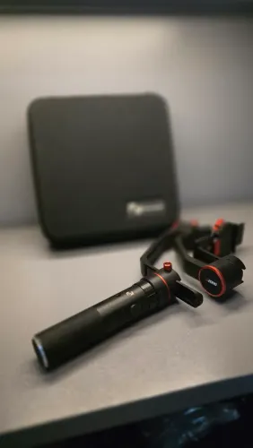 Estabilizador de Câmera Profissional - Gimbal