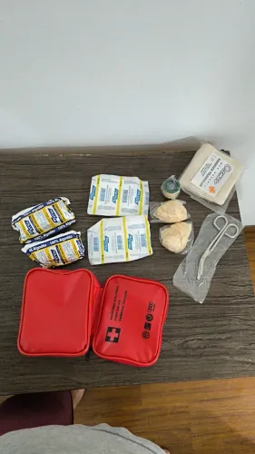 Kit primeiro socorros AUDI A3 2001