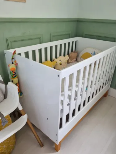 Berço infantil branco - estrutura firme