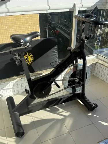 Bicicleta ergométrica spinning - MOVEMENT - Roda de inércio de 15kg