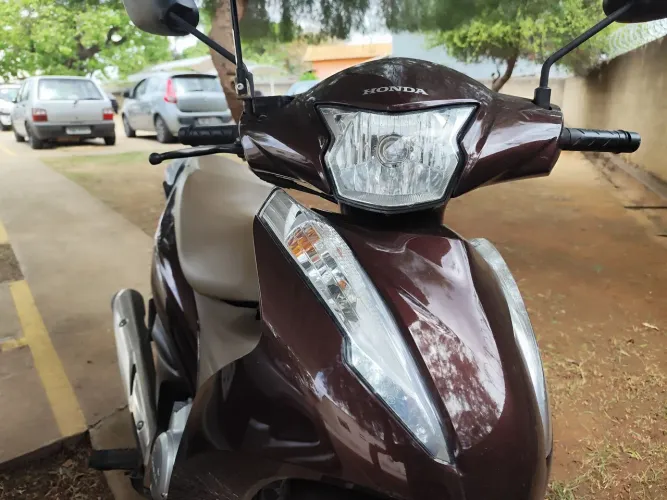 Honda Biz 125.