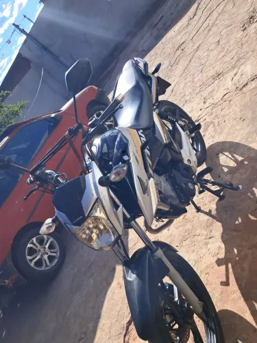 Vendo titan 2019 conpleta *