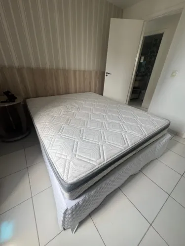 Cama Box Queen Size Herval Ômega com Pillow Top e Molas Ensacadas 60x158x198cm