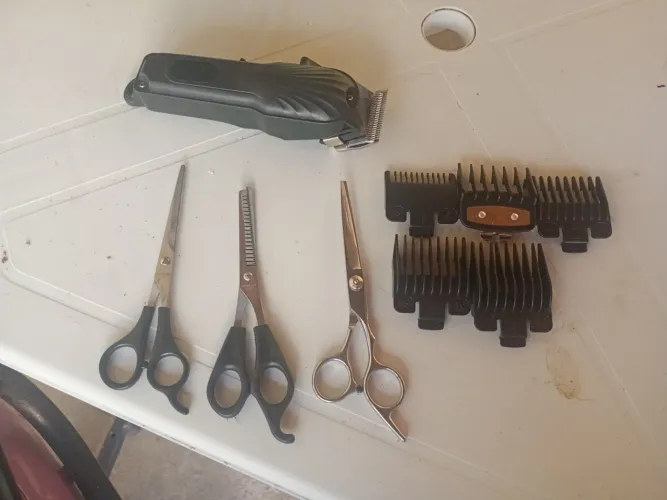 VENDE-SE CADEIRA DE BARBEARIA,KIT D BARBEIRO